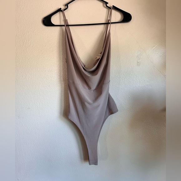 Open Back Bodysuit - Picture 2 of 5